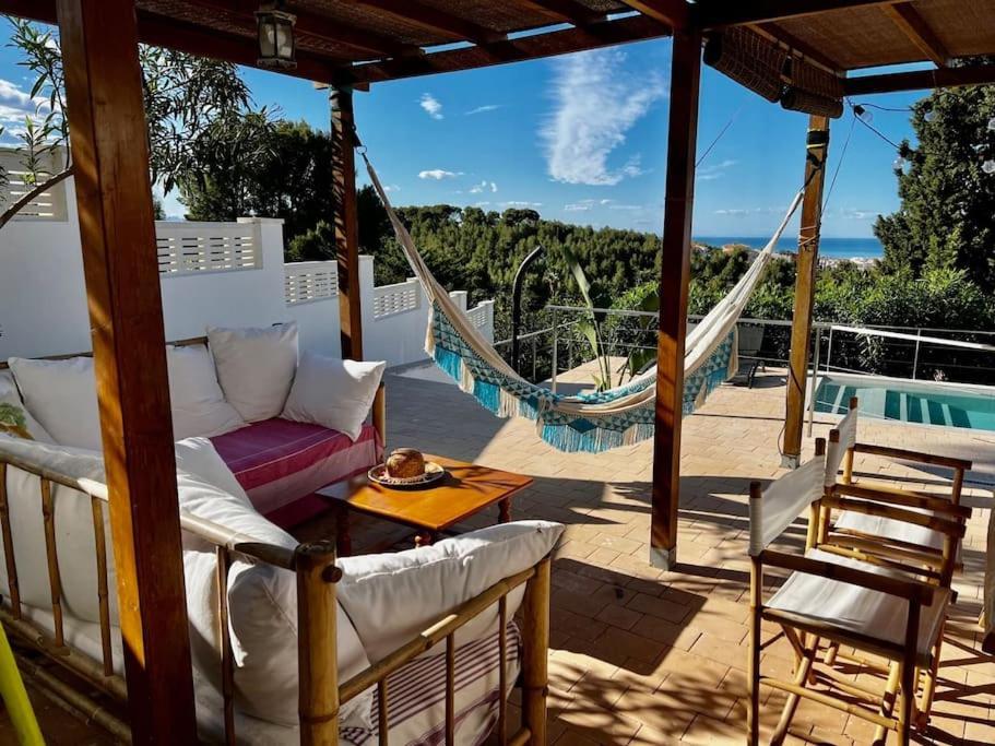House With Swimming Pool And Amazing Sea And Mountain Views In Montgo, Holiday home *