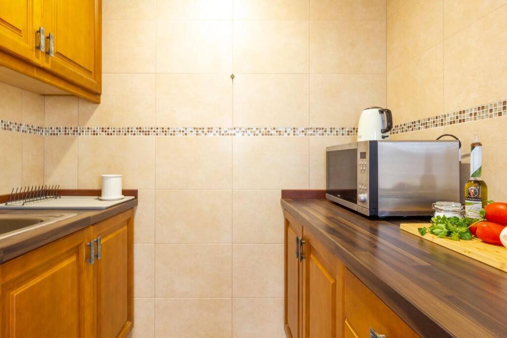 House With Swimming Pool And Amazing Sea And Mountain Views In Montgo, Holiday home
